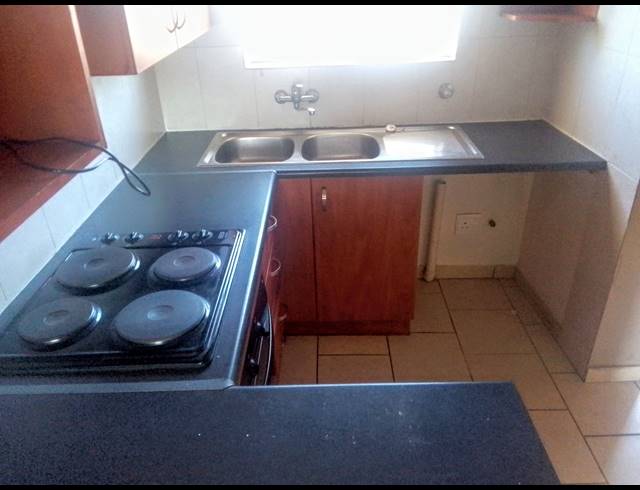 2 BEDROOM TOWNHOUSE FOR SALE IN GROBLERPARK
